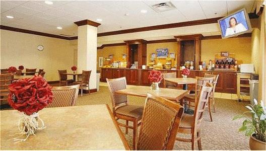 Holiday Inn Express Waterbury Restaurant photo